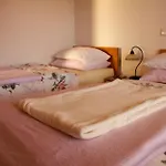 Relax And Fly Guest house
